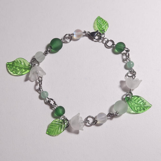 green leaf bracelet